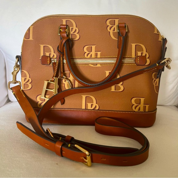 🎉HP🎉 NWOT Dooney & Bourke Monogram Large Domed Satchel - Picture 2 of 5